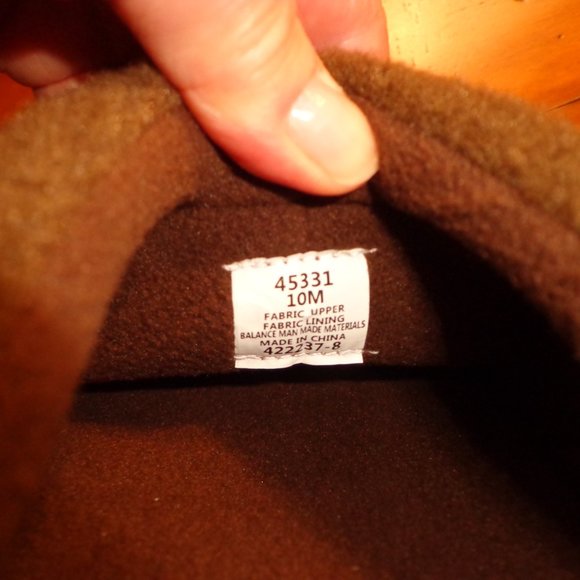 Men's NIB Minnetonka Art Mule Slippers 10M Autumn Brown Slip On - Picture 10 of 14